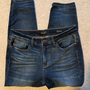 Judy blue jeans. Minimal distressing.